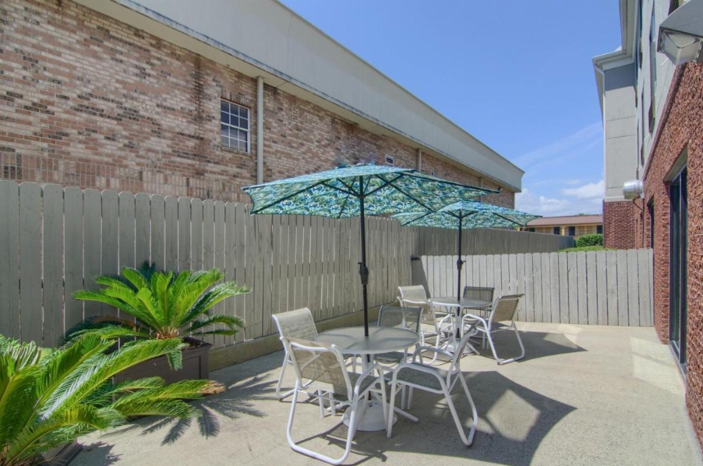 Springdale Inn & Suites Image 12